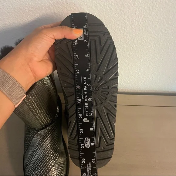 New Ugg Bailey Bow Holiday Boots - Picture 10 of 11